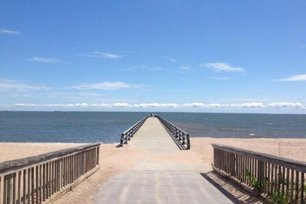 Beachy Bay Breeze Bungalow 2Br With Parking And Close To Many Amenities. West Haven Exterior foto