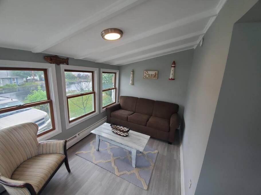 Beachy Bay Breeze Bungalow 2Br With Parking And Close To Many Amenities. West Haven Exterior foto